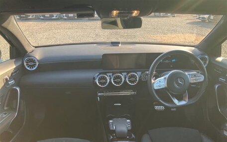 Mercedes-Benz A-Класс, 2022 год, 1 700 000 рублей, 7 фотография