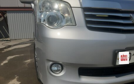 Toyota Noah III, 2011 год, 1 570 000 рублей, 7 фотография