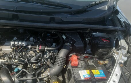 Toyota Noah III, 2011 год, 1 570 000 рублей, 13 фотография