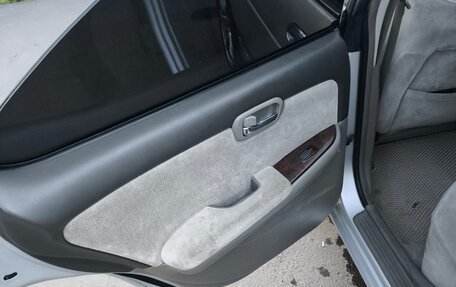 Nissan Laurel VIII, 2002 год, 570 000 рублей, 23 фотография