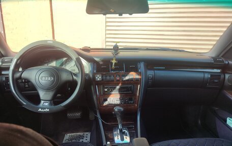 Audi A8, 1997 год, 780 000 рублей, 7 фотография