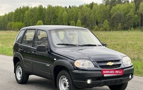 Chevrolet Niva I рестайлинг, 2011 год, 500 000 рублей, 2 фотография