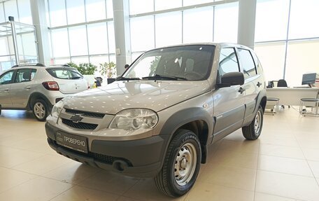 Chevrolet Niva I рестайлинг, 2016 год, 607 000 рублей, 2 фотография