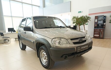 Chevrolet Niva I рестайлинг, 2016 год, 607 000 рублей, 6 фотография