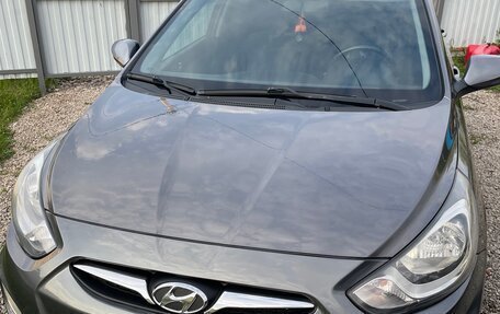 Hyundai Solaris II рестайлинг, 2014 год, 880 000 рублей, 1 фотография