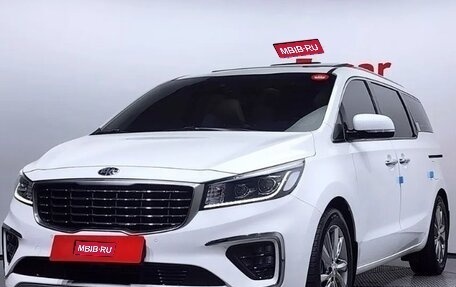 KIA Carnival III, 2020 год, 2 100 000 рублей, 1 фотография