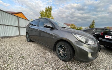 Hyundai Solaris II рестайлинг, 2014 год, 880 000 рублей, 3 фотография