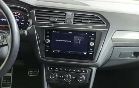 Volkswagen Tiguan II, 2019 год, 2 125 000 рублей, 11 фотография