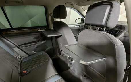 Volkswagen Tiguan II, 2019 год, 2 125 000 рублей, 16 фотография
