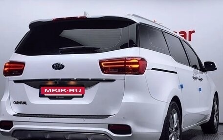 KIA Carnival III, 2020 год, 2 100 000 рублей, 2 фотография