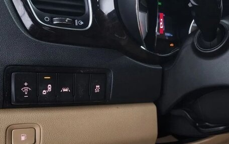 KIA Carnival III, 2020 год, 2 100 000 рублей, 10 фотография