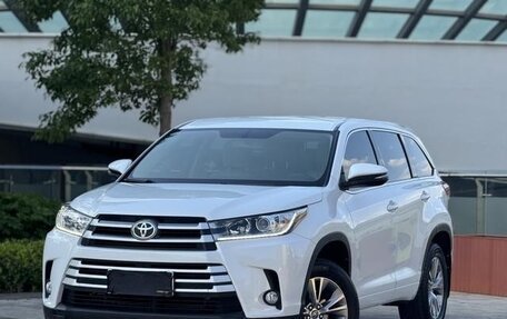 Toyota Highlander III, 2020 год, 2 390 500 рублей, 3 фотография