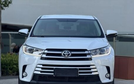Toyota Highlander III, 2020 год, 2 390 500 рублей, 2 фотография