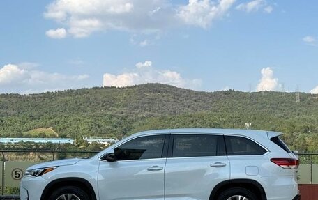 Toyota Highlander III, 2020 год, 2 390 500 рублей, 4 фотография