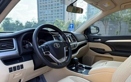 Toyota Highlander III, 2020 год, 2 390 500 рублей, 7 фотография