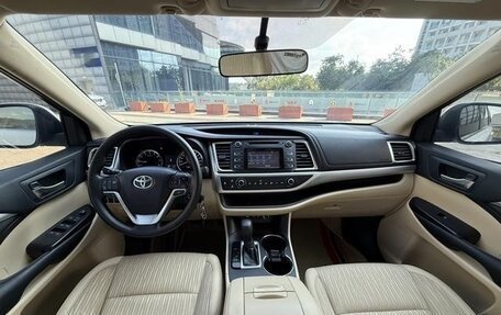 Toyota Highlander III, 2020 год, 2 390 500 рублей, 8 фотография