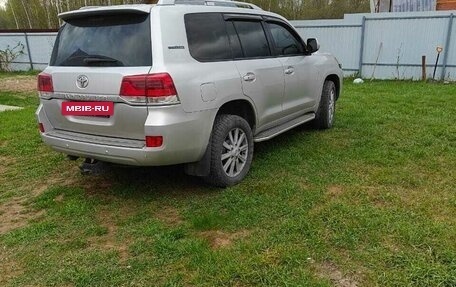 Toyota Land Cruiser 200, 2011 год, 2 630 000 рублей, 3 фотография