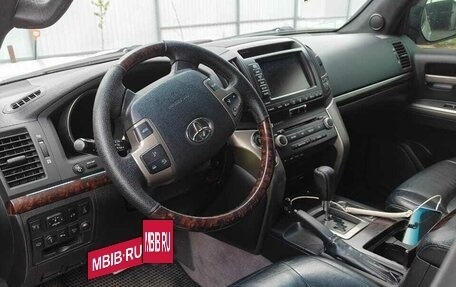 Toyota Land Cruiser 200, 2011 год, 2 630 000 рублей, 4 фотография