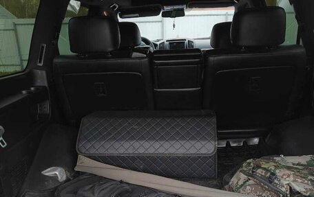 Toyota Land Cruiser 200, 2011 год, 2 630 000 рублей, 6 фотография
