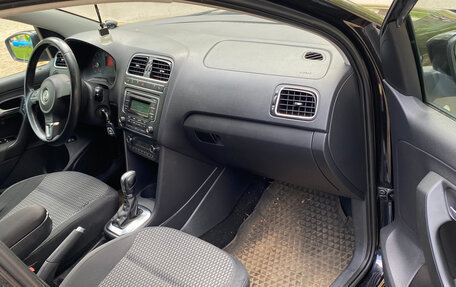 Volkswagen Polo VI (EU Market), 2011 год, 1 000 000 рублей, 19 фотография