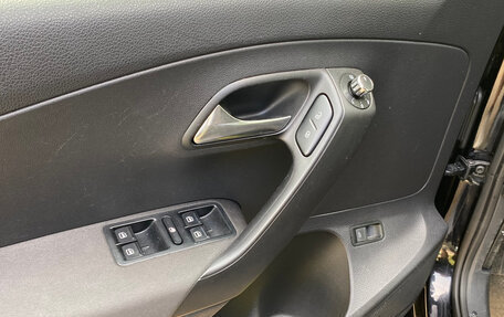 Volkswagen Polo VI (EU Market), 2011 год, 1 000 000 рублей, 15 фотография