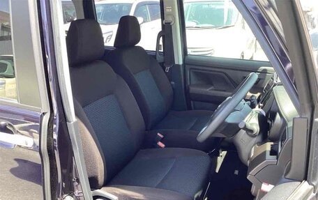 Toyota Roomy I, 2022 год, 900 000 рублей, 10 фотография