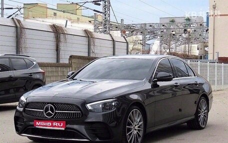 Mercedes-Benz E-Класс, 2022 год, 3 535 000 рублей, 1 фотография