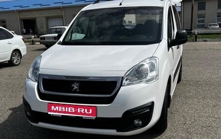 Peugeot Partner II рестайлинг 2, 2021 год, 2 400 000 рублей, 1 фотография