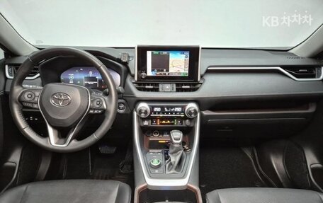 Toyota RAV4, 2022 год, 2 835 000 рублей, 5 фотография