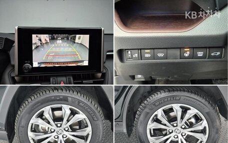 Toyota RAV4, 2022 год, 2 835 000 рублей, 14 фотография
