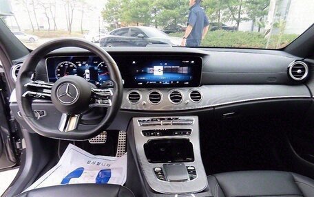 Mercedes-Benz E-Класс, 2022 год, 3 535 000 рублей, 5 фотография