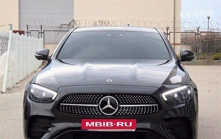 Mercedes-Benz E-Класс, 2022 год, 3 535 000 рублей, 2 фотография