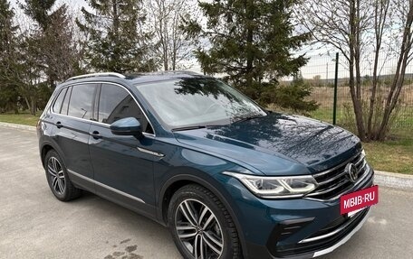 Volkswagen Tiguan II, 2021 год, 4 250 000 рублей, 5 фотография