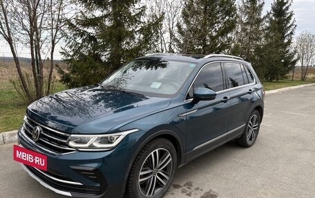 Volkswagen Tiguan II, 2021 год, 4 250 000 рублей, 2 фотография