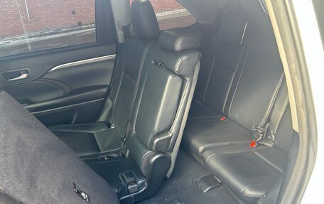 Toyota Highlander III, 2017 год, 4 400 000 рублей, 8 фотография