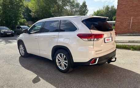 Toyota Highlander III, 2017 год, 4 400 000 рублей, 4 фотография