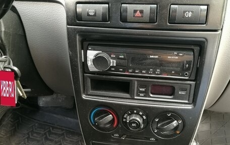 KIA Rio II, 2001 год, 350 000 рублей, 9 фотография
