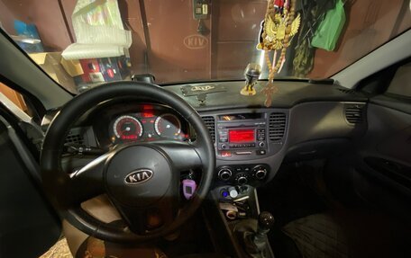KIA Rio II, 2011 год, 650 000 рублей, 8 фотография