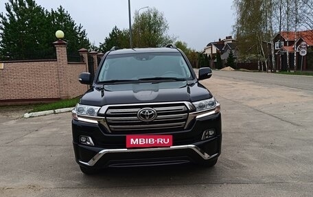 Toyota Land Cruiser 200, 2016 год, 6 150 000 рублей, 1 фотография