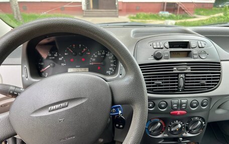 Fiat Punto III Punto Evo рестайлинг, 2000 год, 205 000 рублей, 10 фотография
