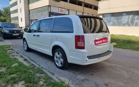Chrysler Town & Country V рестайлинг, 2007 год, 1 430 000 рублей, 2 фотография