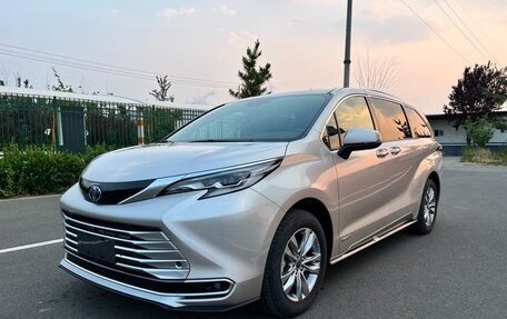 Toyota Sienna, 2021 год, 2 600 500 рублей, 3 фотография