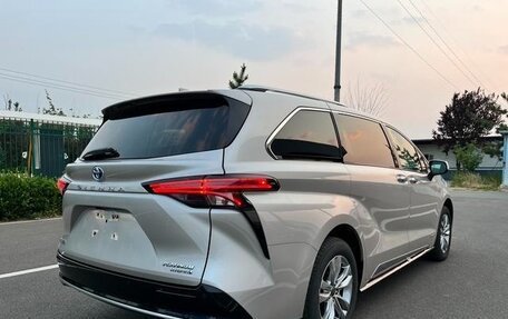 Toyota Sienna, 2021 год, 2 600 500 рублей, 7 фотография