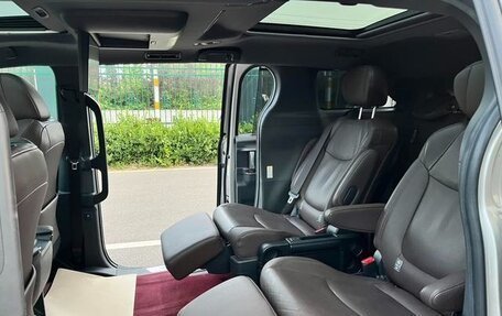 Toyota Sienna, 2021 год, 2 600 500 рублей, 14 фотография