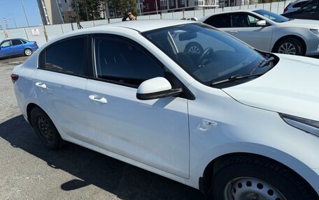 KIA Rio IV, 2019 год, 695 000 рублей, 4 фотография