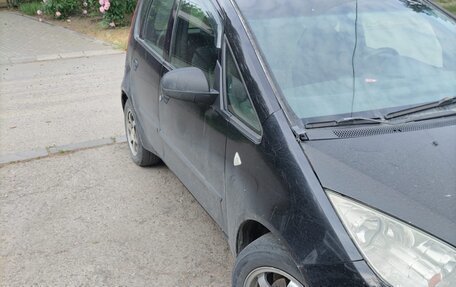 Mitsubishi Colt VI рестайлинг, 2004 год, 320 000 рублей, 4 фотография