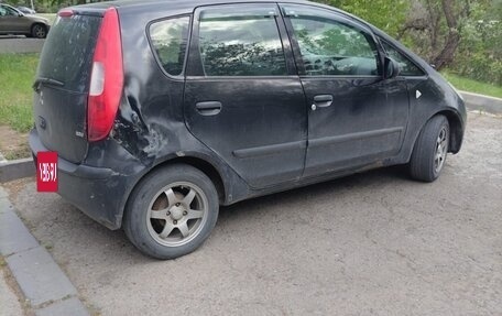 Mitsubishi Colt VI рестайлинг, 2004 год, 320 000 рублей, 3 фотография