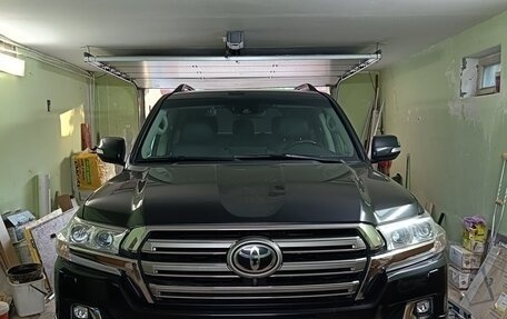 Toyota Land Cruiser 200, 2016 год, 6 150 000 рублей, 13 фотография