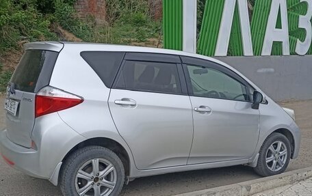 Toyota Ractis II, 2013 год, 800 000 рублей, 3 фотография