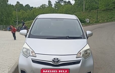 Toyota Ractis II, 2013 год, 800 000 рублей, 2 фотография
